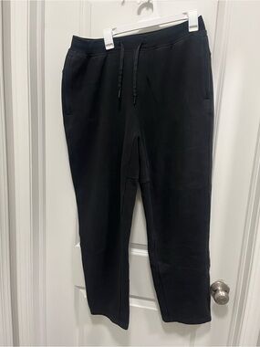 Lululemon Men’s Large Black Sweatpants Rip Tag Square Dot Tapered